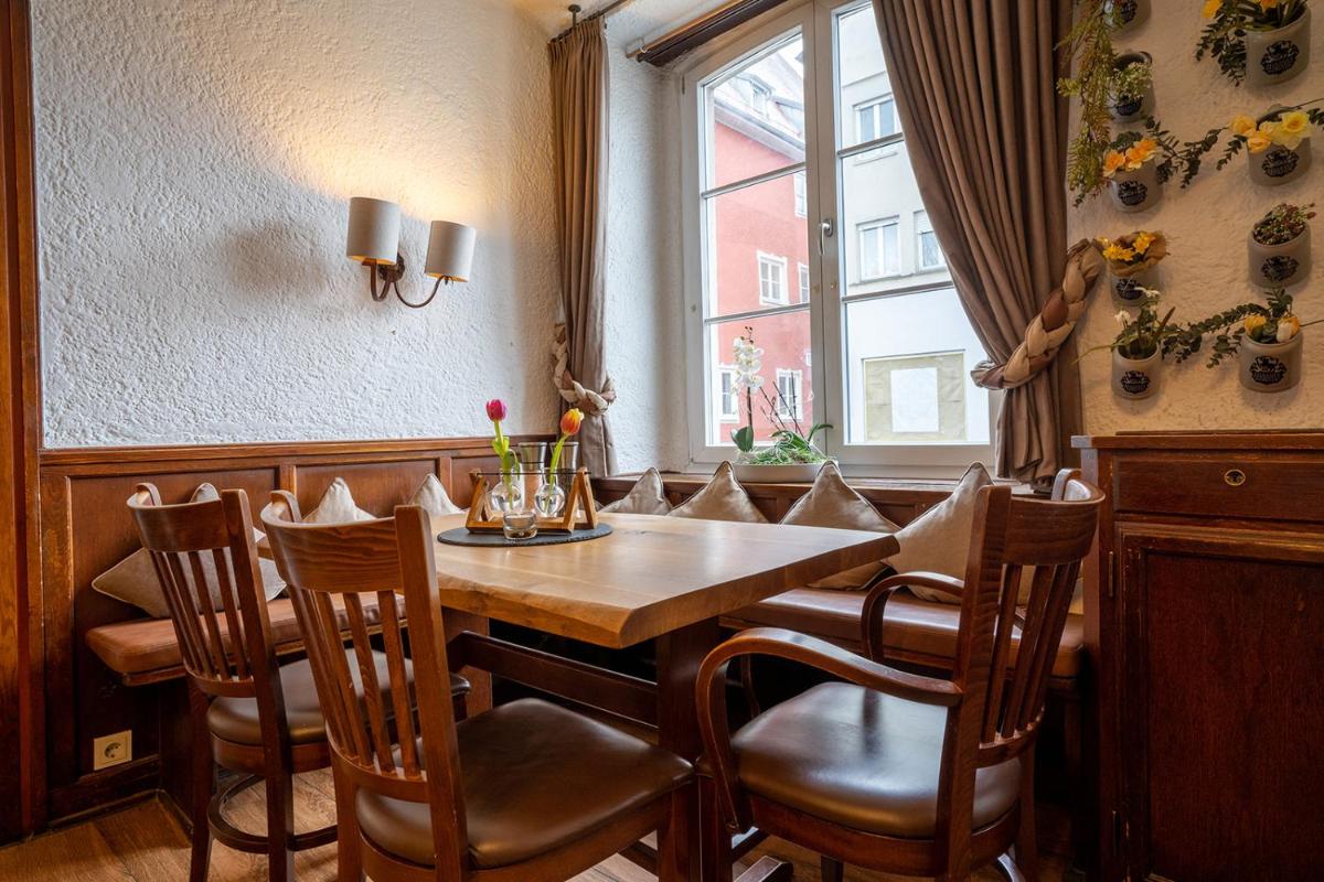 Hotel Weisses Ross - Housity