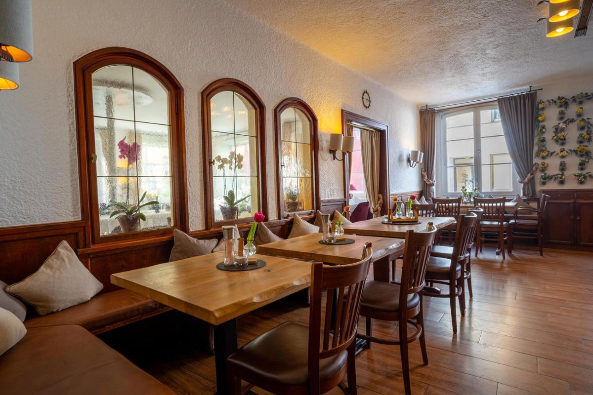 Hotel Weisses Ross - Housity