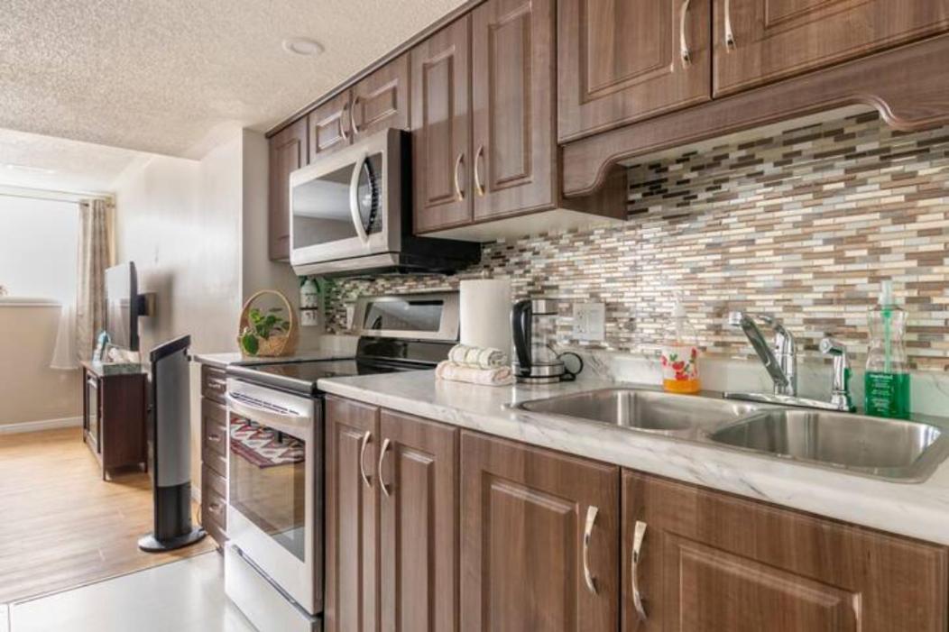 Suitetrails - Self check-in spacious apartment with full Kitchen