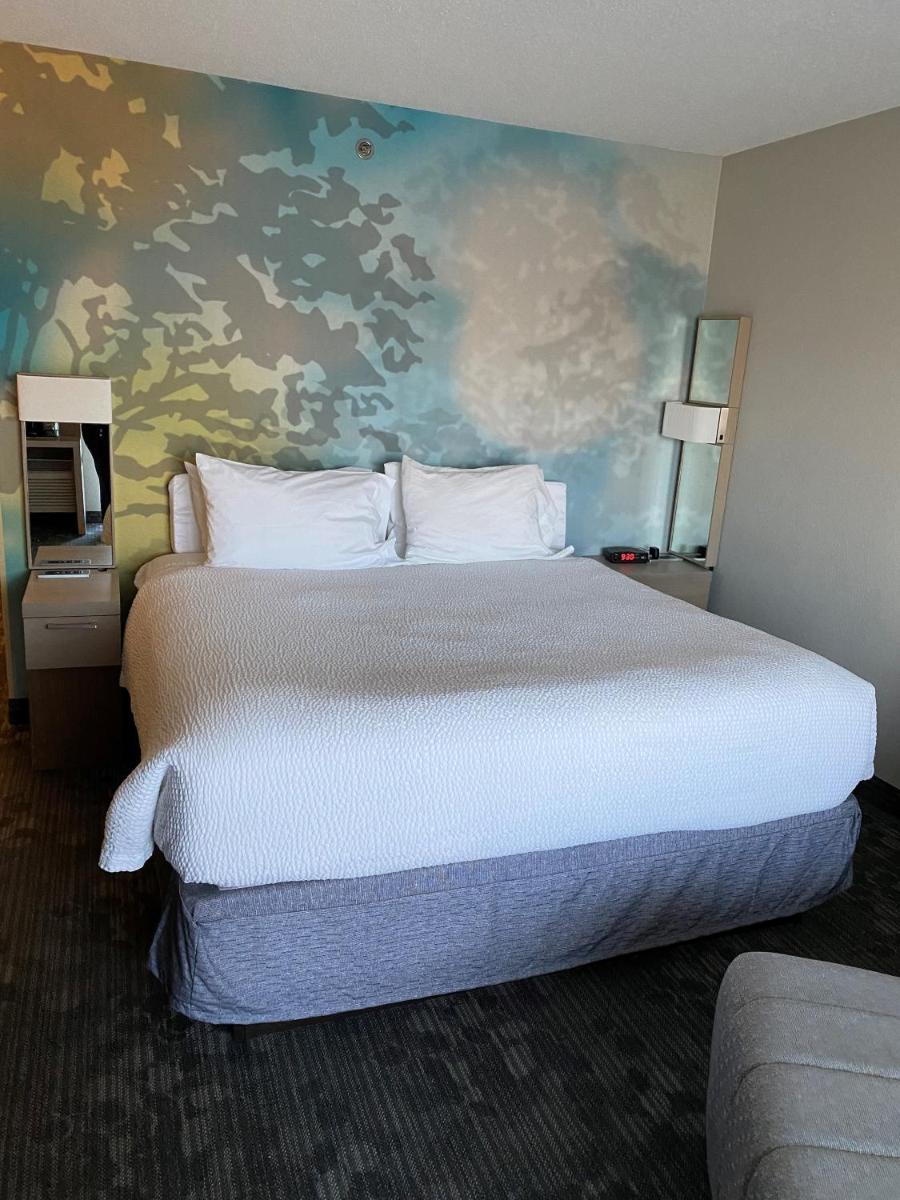 Courtyard Boston Raynham - Housity