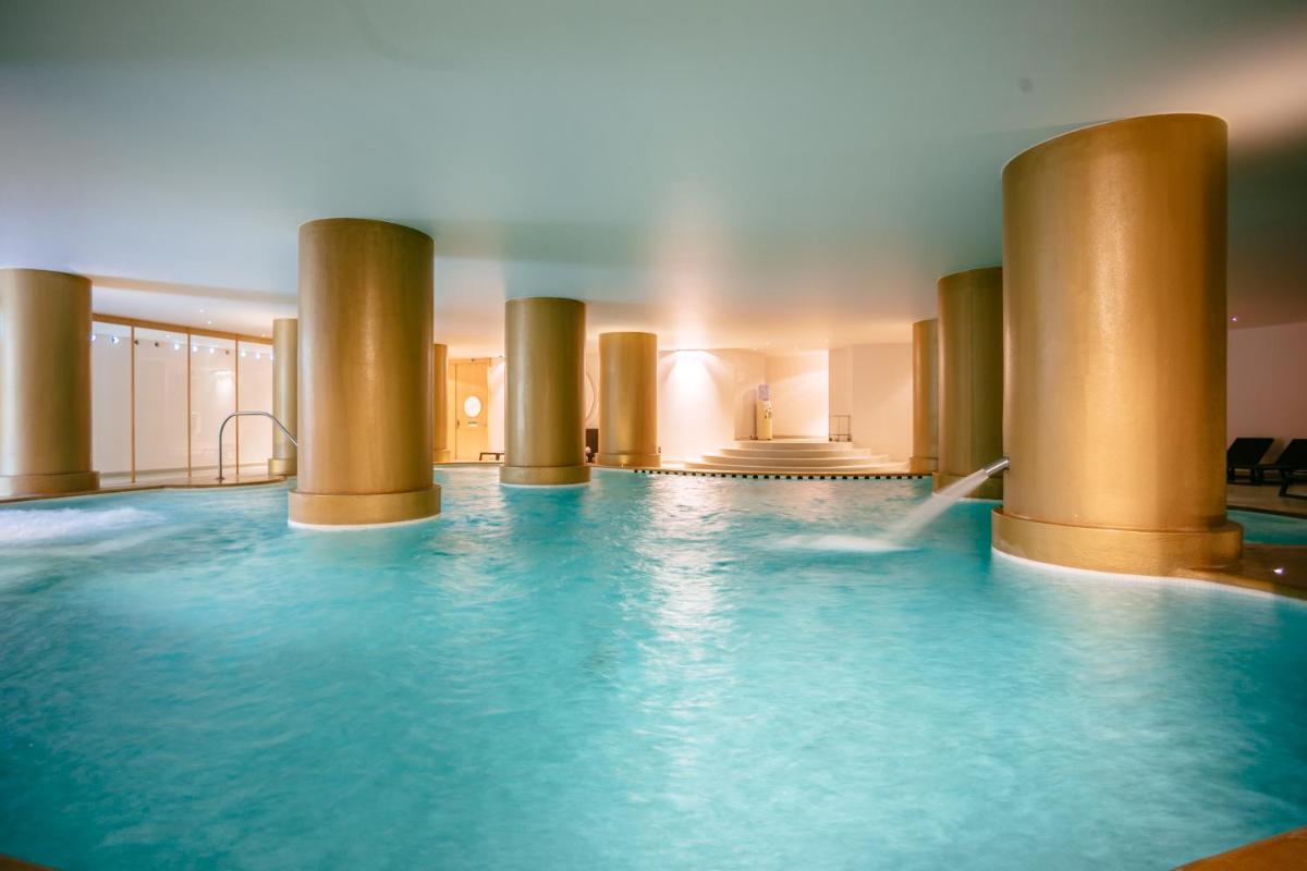 A piscina em ou perto de Axis Vermar Conference & Beach Hotel