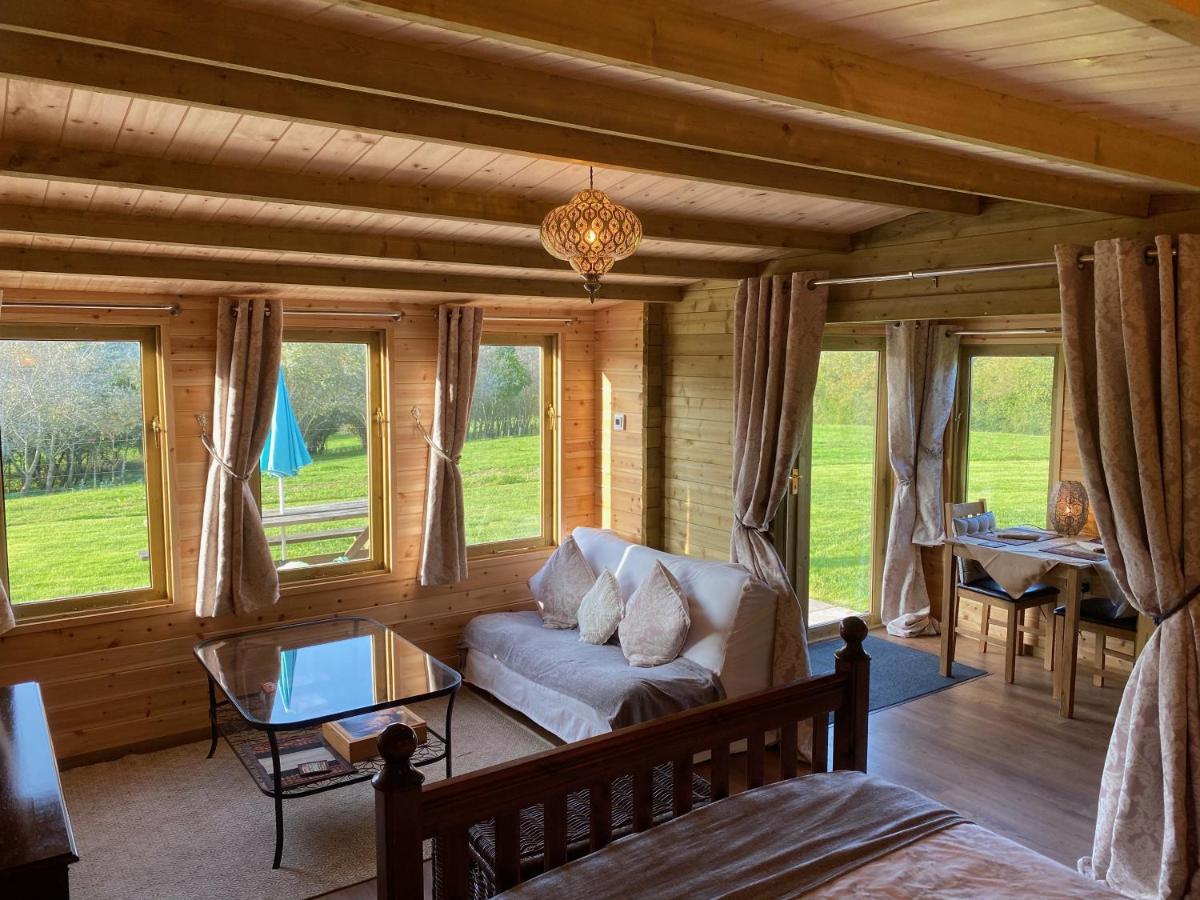 Silver Springs Farm Lodge - Housity