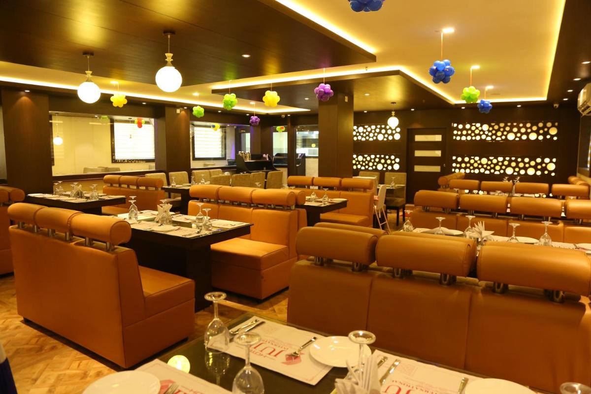 Hotel JUJU International - Housity