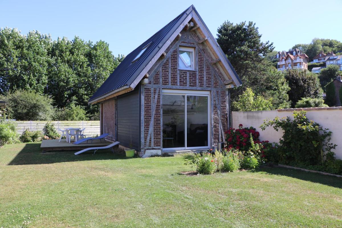 Jolie Maison en Bord de Mer à Pourville - Housity