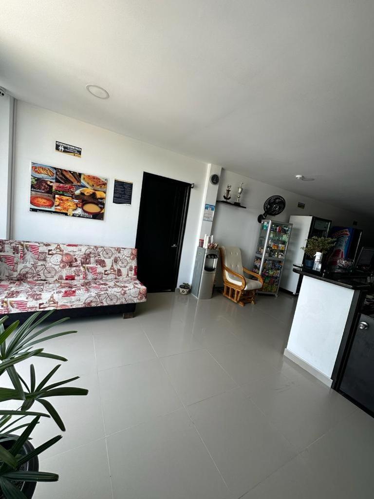 Hotel River Side - Housity