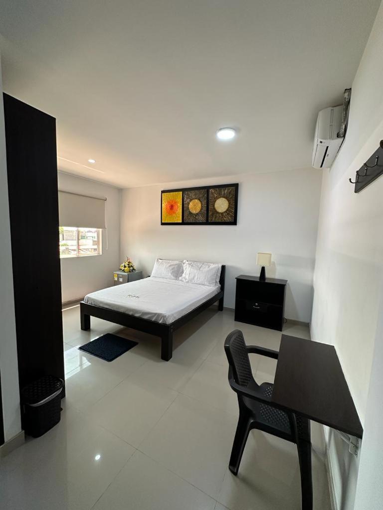Hotel River Side - Housity