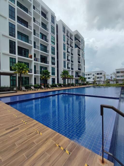 Kuching 3rd Mile Yarra Park Apartment - Hizvo