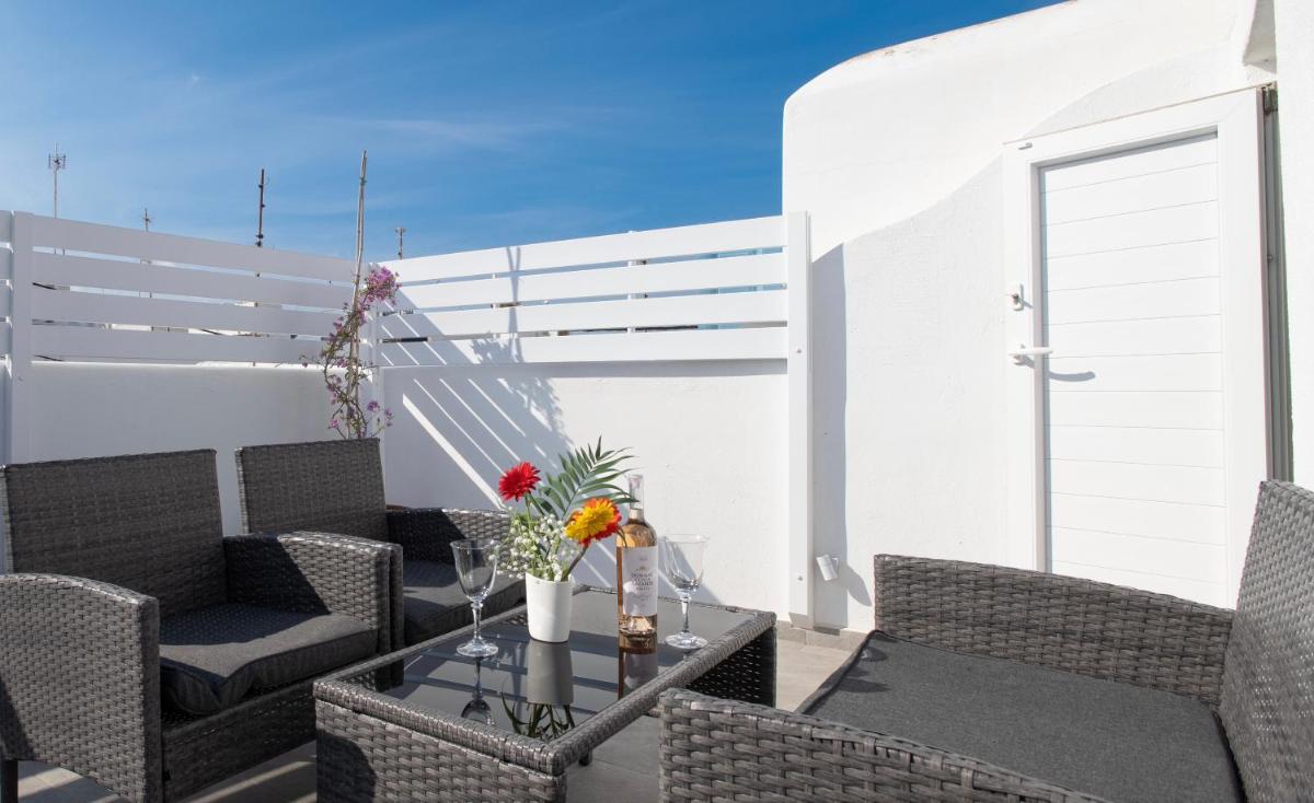 The Mykonos Bougainvillea Townhouse - Housity