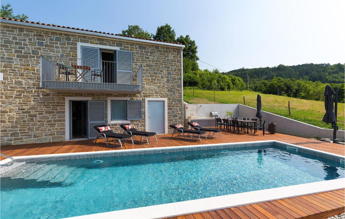 Nice Home In Buzet With Wifi, Outdoor Swimming Pool And Heated Swimming Pool - Housity