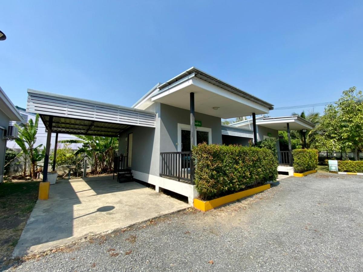 Baan Ruay Suk Resort, Lopburi - Housity
