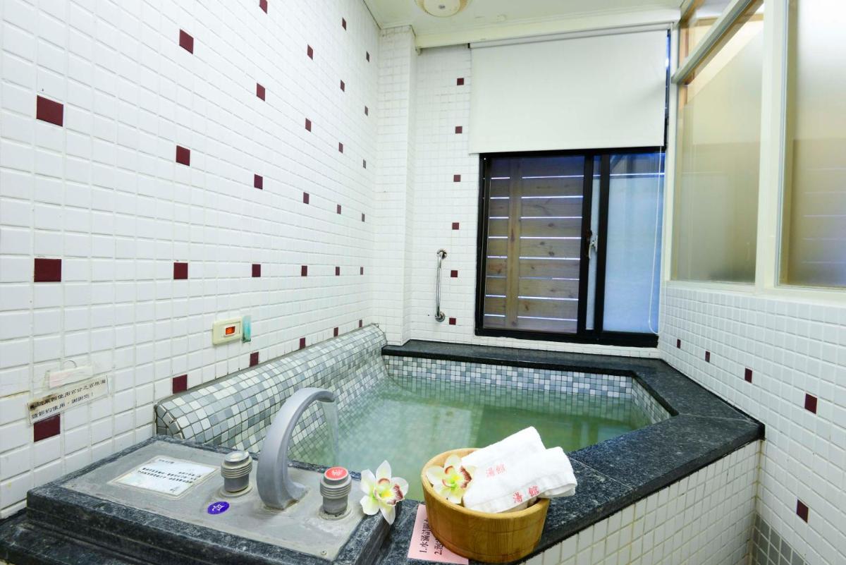 Wulai Town House - Housity