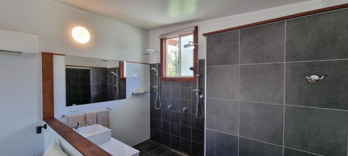 Narangba Motel (formerly Brisbane North B&B and Winery) - Housity