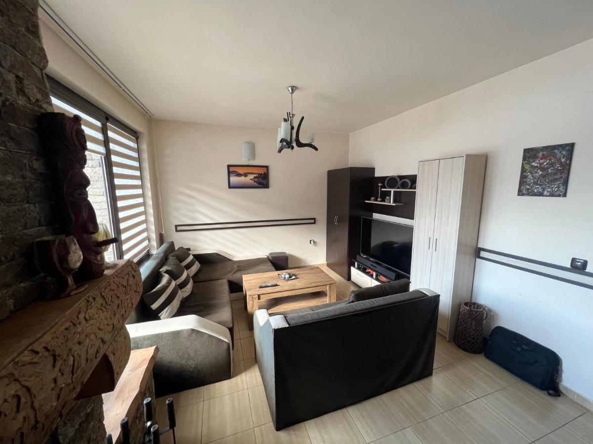 Rodopski Ailyak - Housity