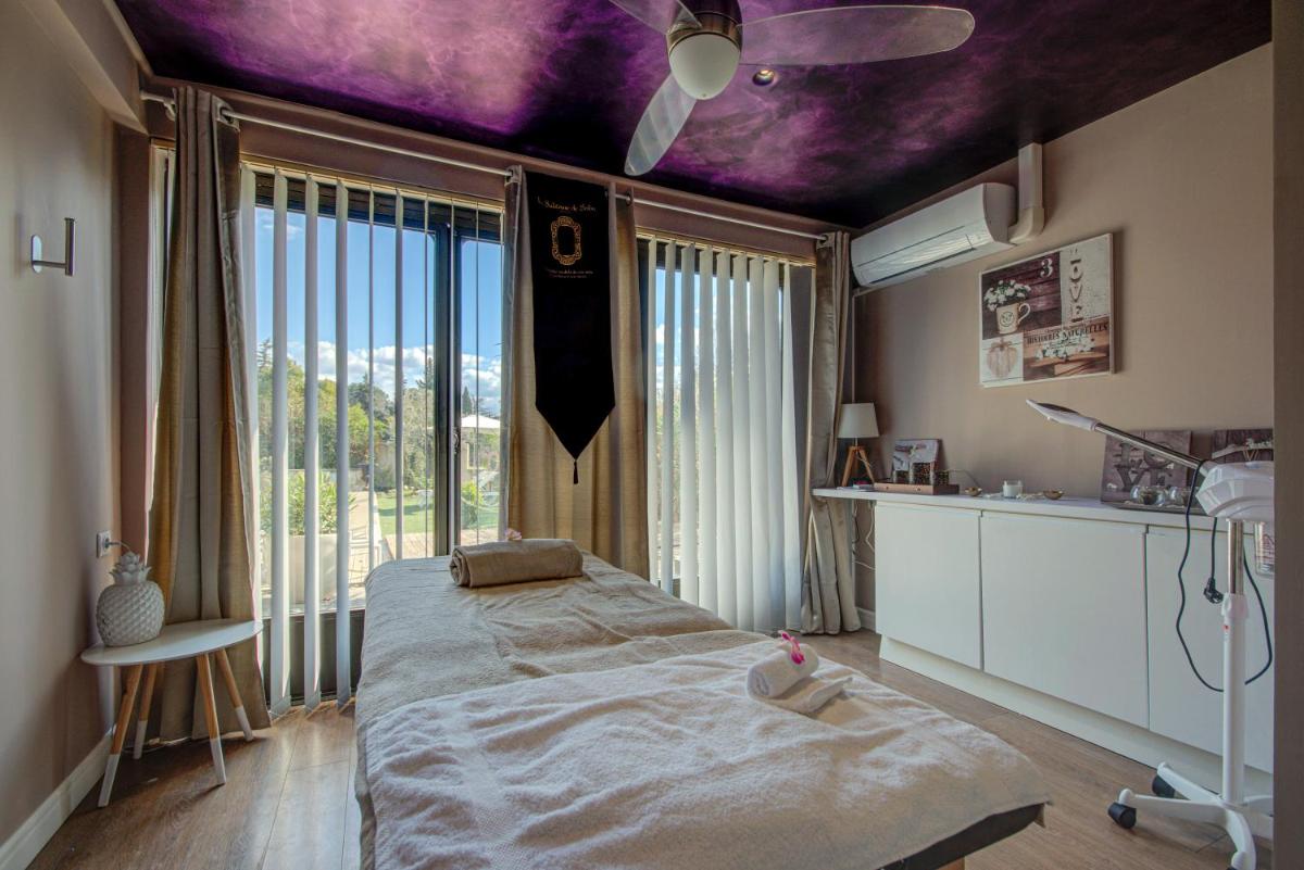 Un ou plusieurs lits dans un hébergement de l'établissement Hotel Bastide & SPA - Villa de Lourmarin