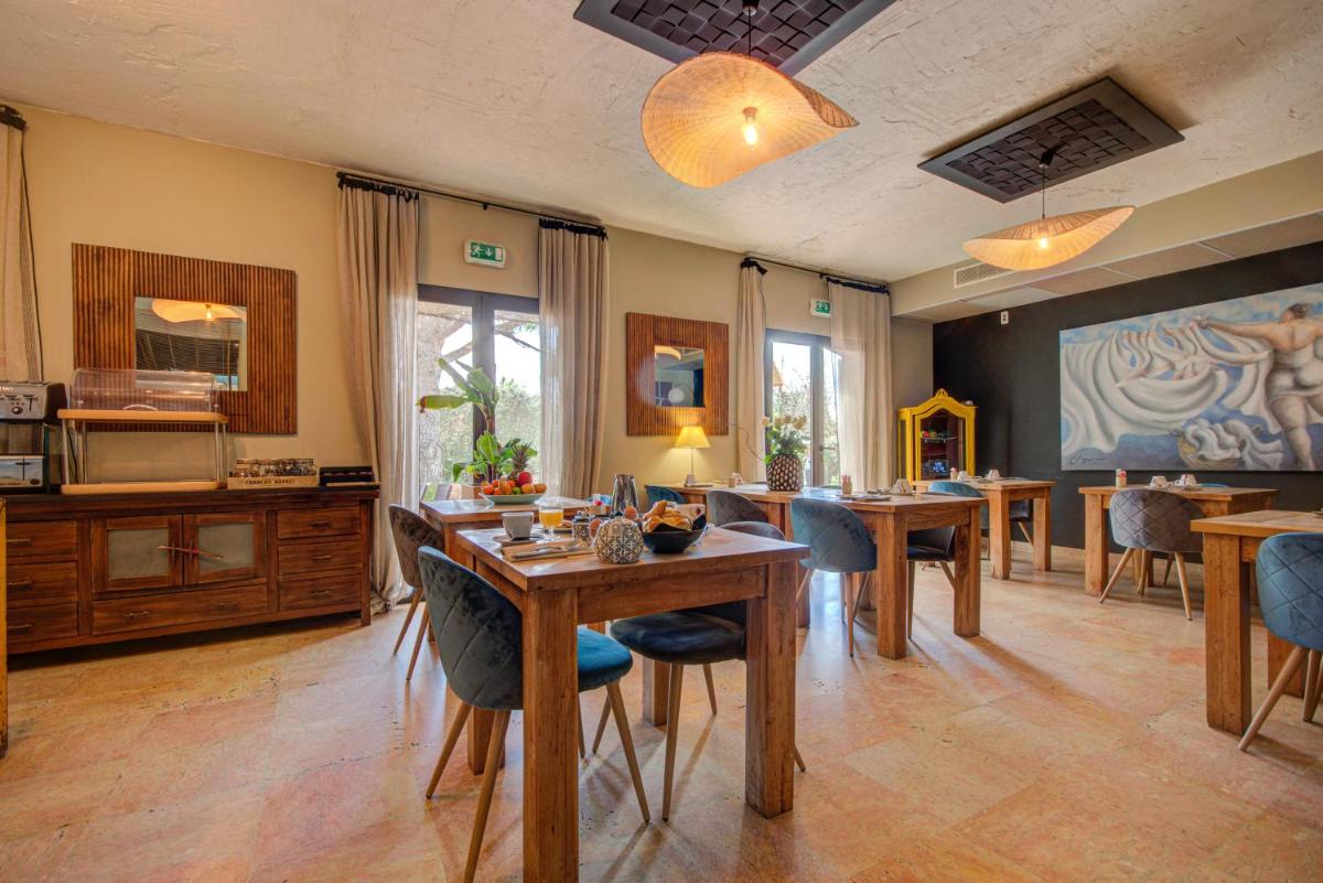 Cuisine ou kitchenette dans l'établissement Hotel Bastide & SPA - Villa de Lourmarin