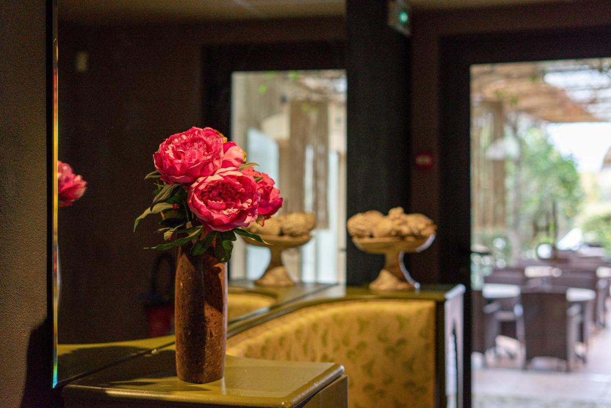 Coin salon dans l'établissement Hotel Bastide & SPA - Villa de Lourmarin