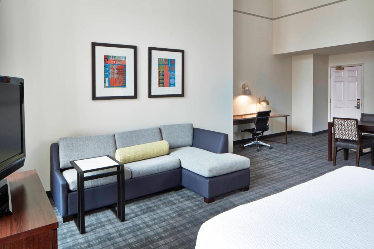 Residence Inn Milwaukee Downtown - Housity