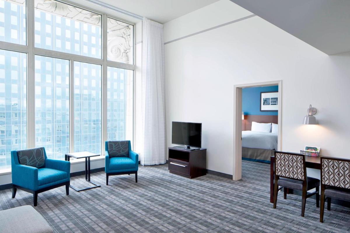 Residence Inn Milwaukee Downtown - Housity