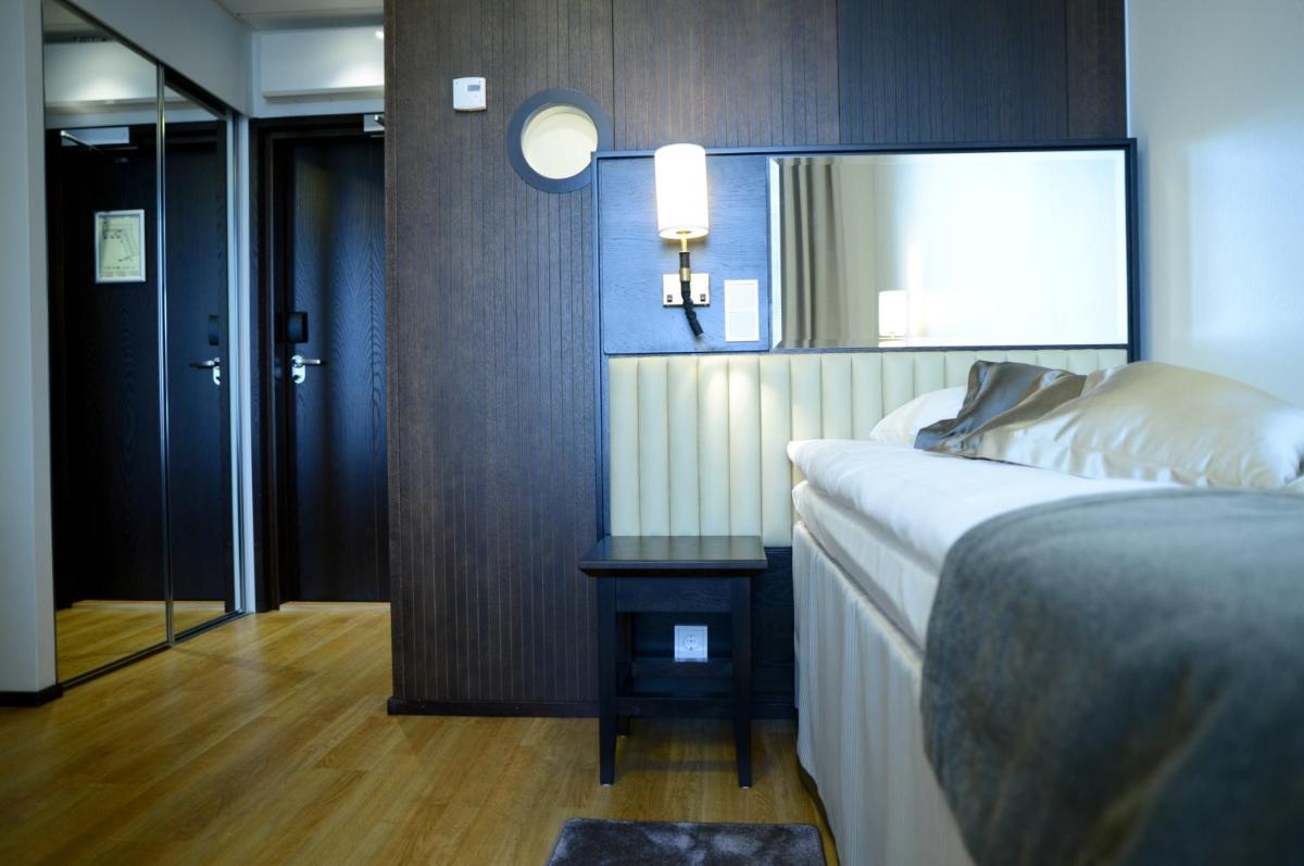 Hotel Red & Green - Housity
