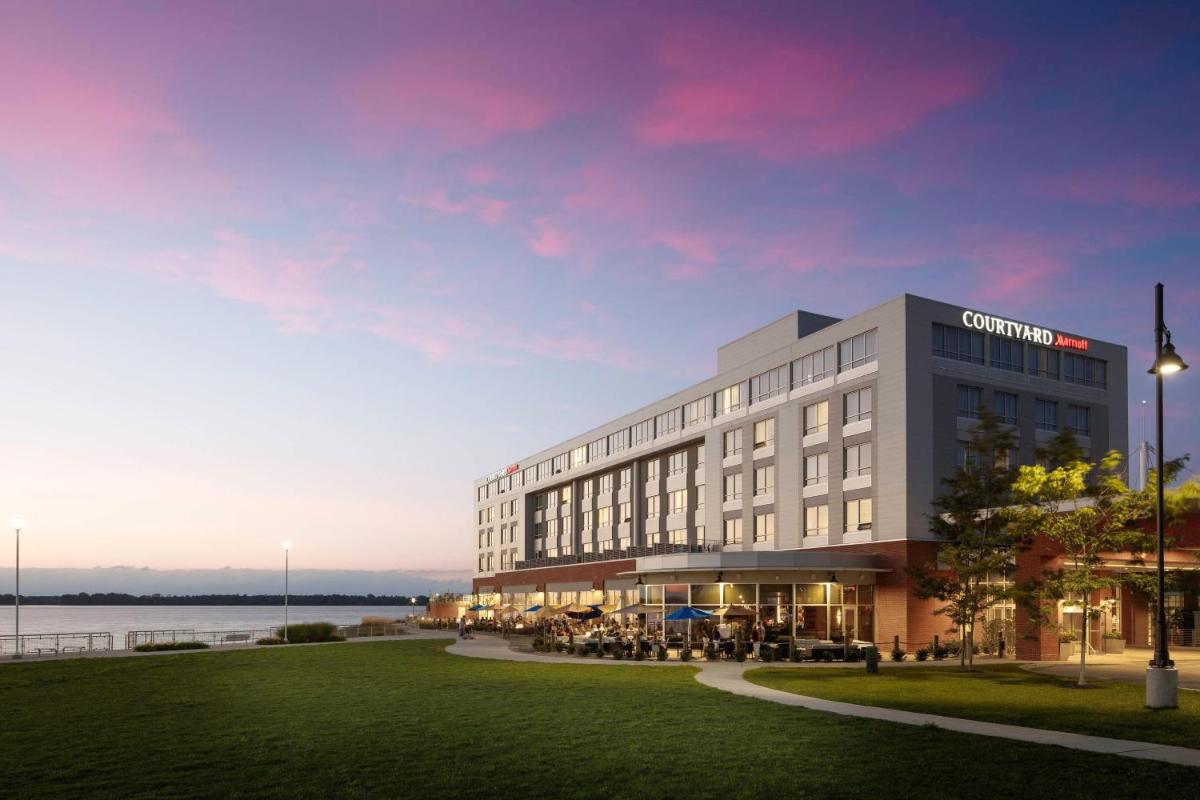 Courtyard by Marriott Erie Bayfront - Housity