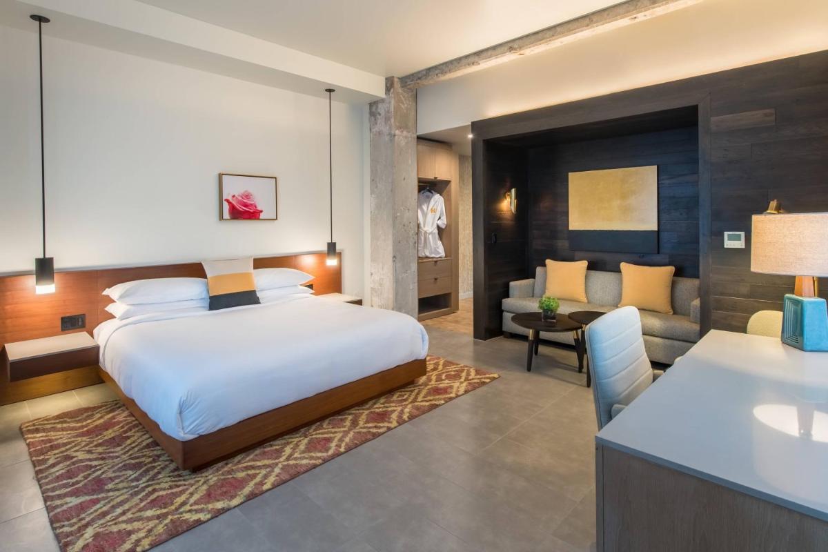 The Hi-Lo, Autograph Collection - Housity
