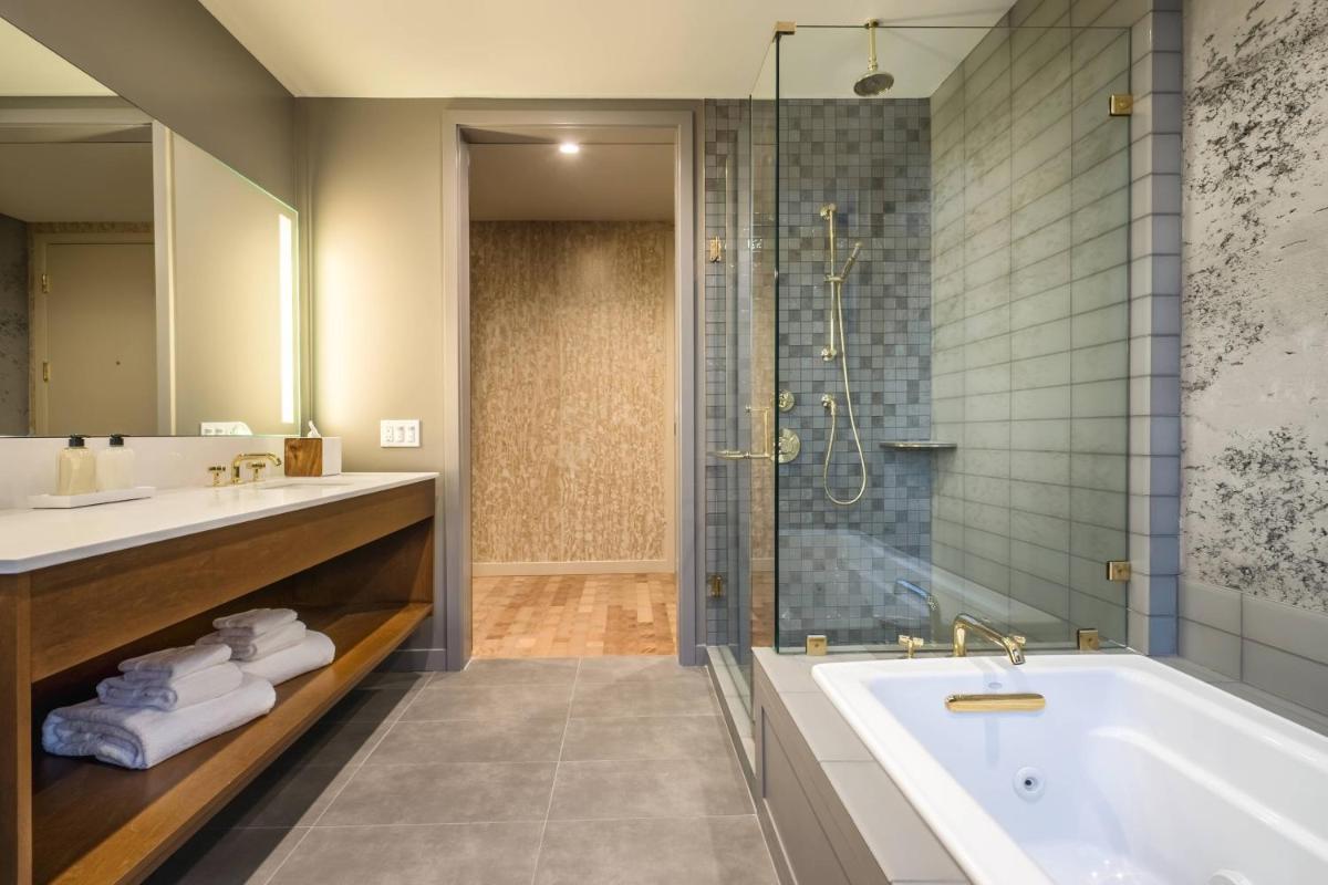 The Hi-Lo, Autograph Collection - Housity