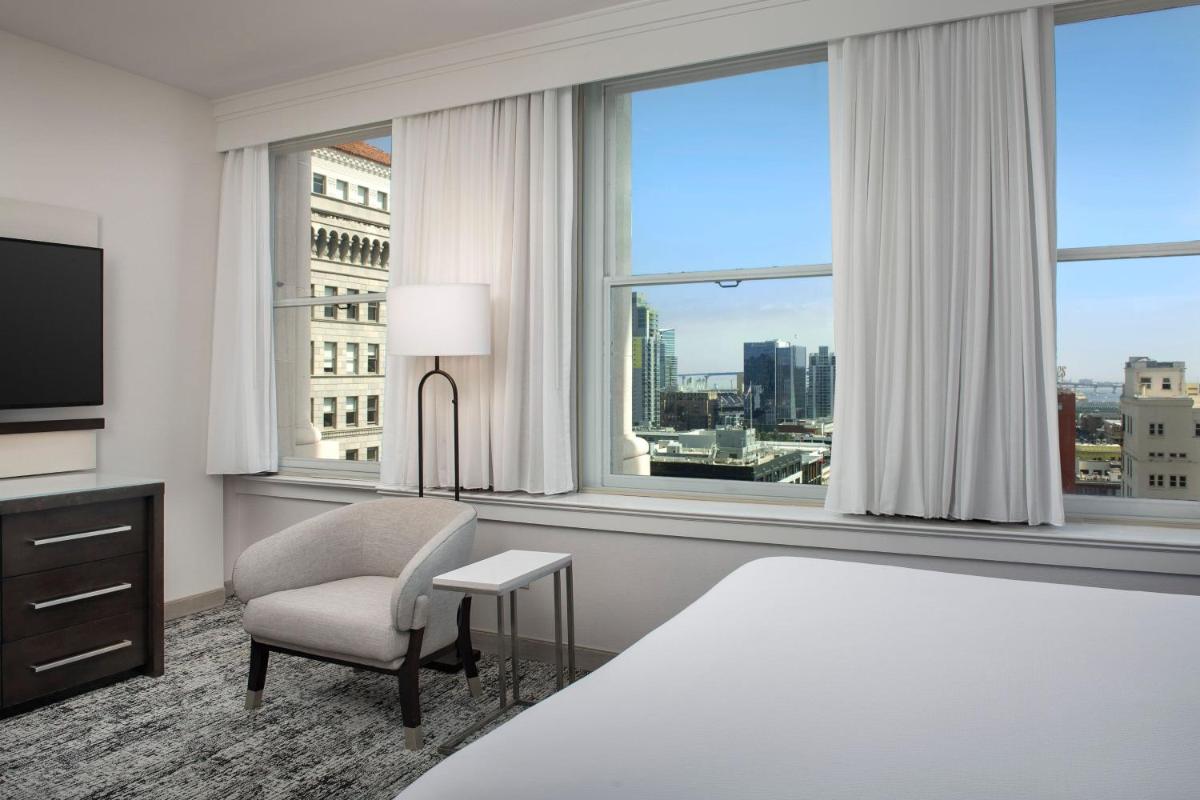 Courtyard by Marriott San Diego Downtown - Housity