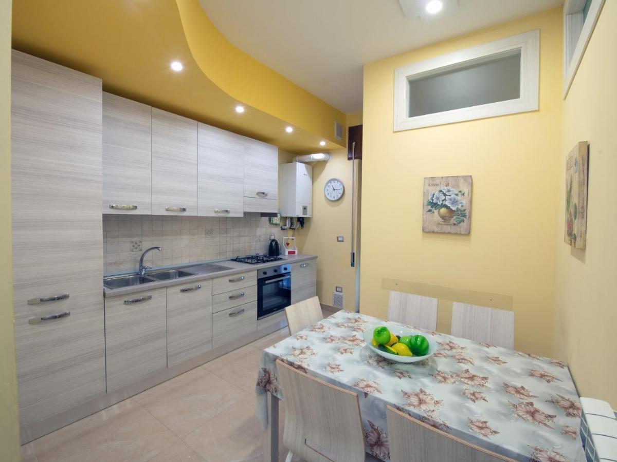 Pompei Center Life Atmosphere - Housity