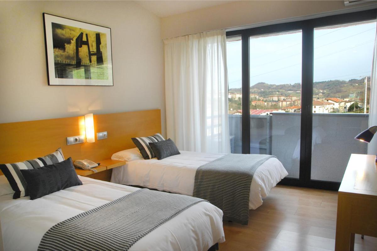 Hotel Txintxua - Housity