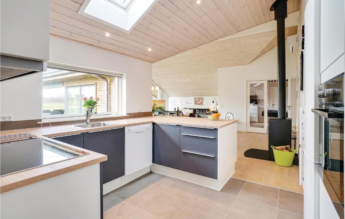 Four-Bedroom Holiday Home In Odder - Housity