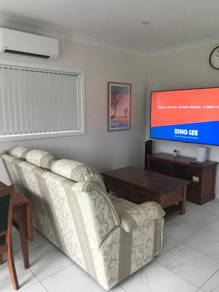 Fragrant Home-68A Brand New 2 rooms House with beautiful private garden and entrance,5G wifi - Housity
