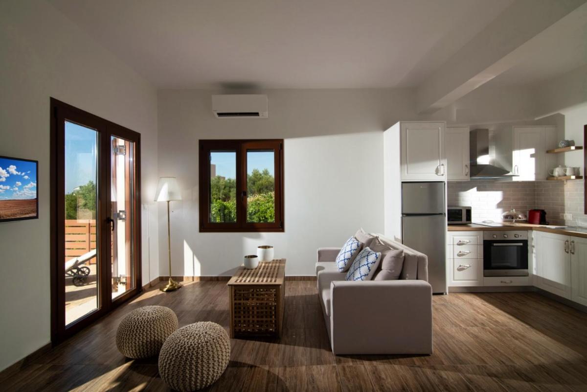 Stylish Villa Liatiko - Heated pool - Amazing views - Housity