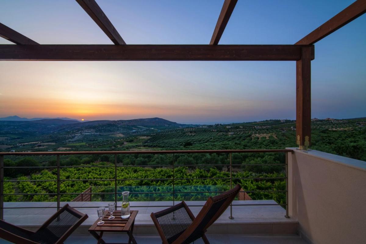 Stylish Villa Liatiko - Heated pool - Amazing views - Housity