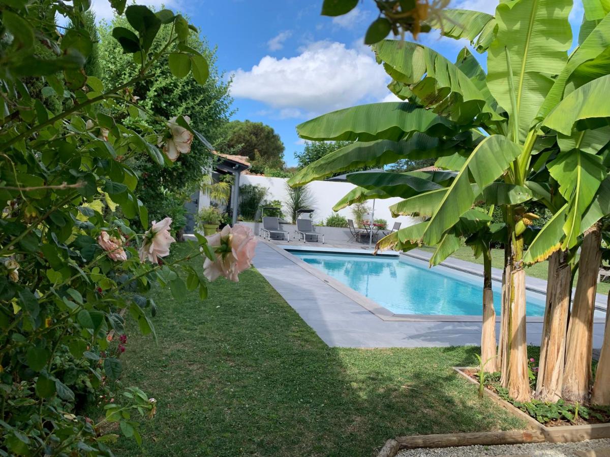 Maison M, chambre privée accès jardin piscine et jacuzzi près de La Rochelle - Housity