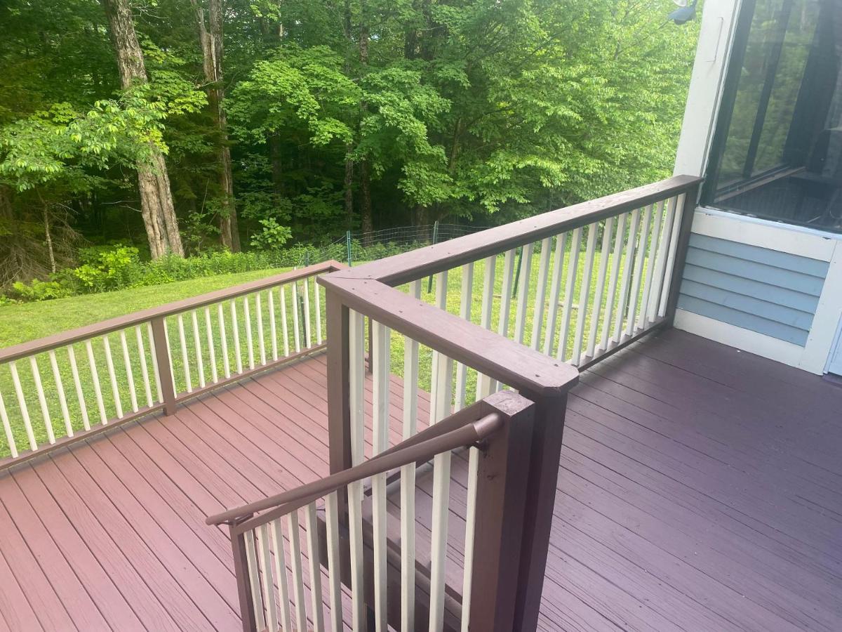 Spacious vacation home near Mt Snow - Housity