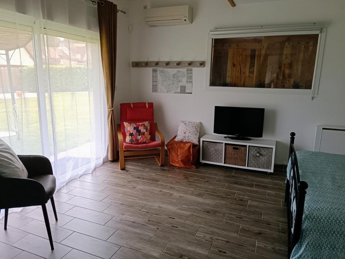 Le Petit Accent - Housity