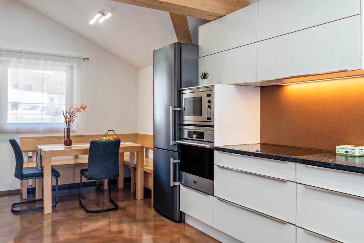 Trojer Apartment 3 - Housity