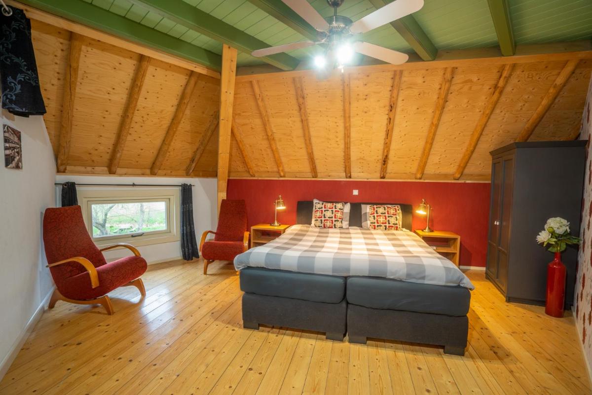 Vacation house Hooihuys - Housity