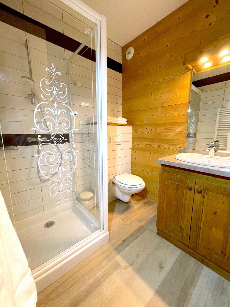 Salle de bains dans l'établissement Résidence Côté Chalet