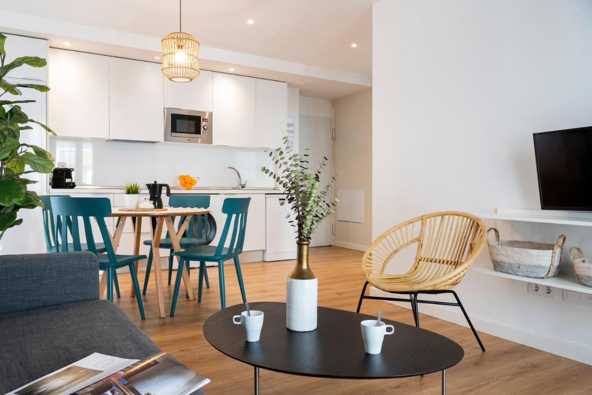 Lola 14 Suite Apartment - Housity