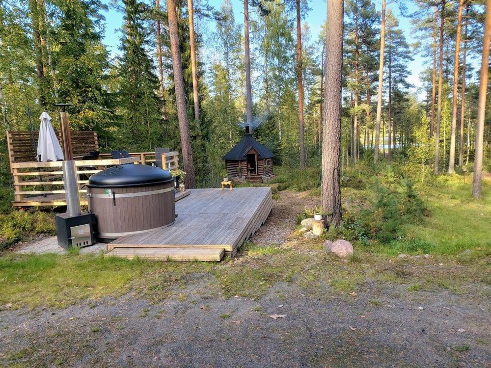 A Unique cottage in a pine forest by the lake - Housity