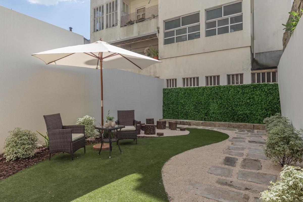 Charm Luxury House - Housity