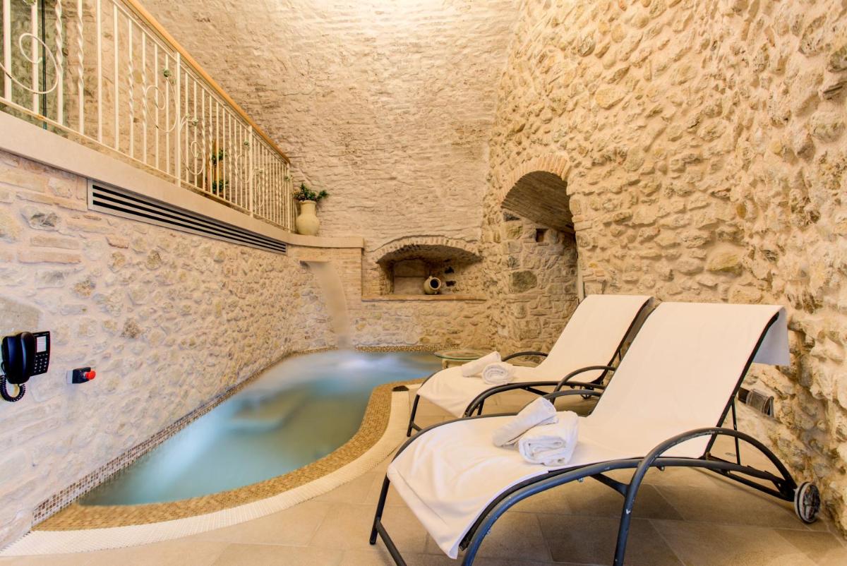 Oste del Castello Wellness & Bike Hotel - Housity