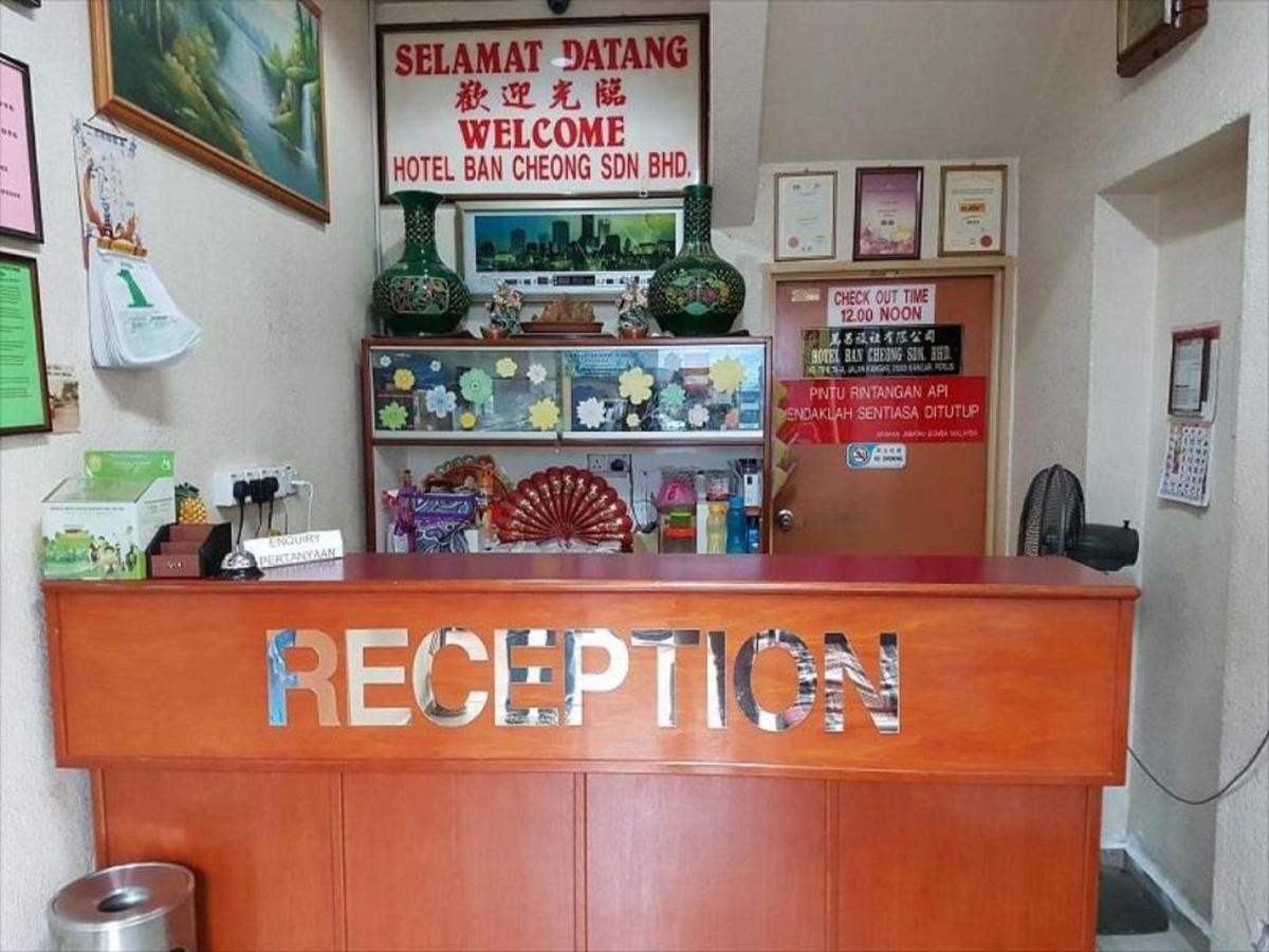 OYO 90743 Hotel Ban Cheong - Housity