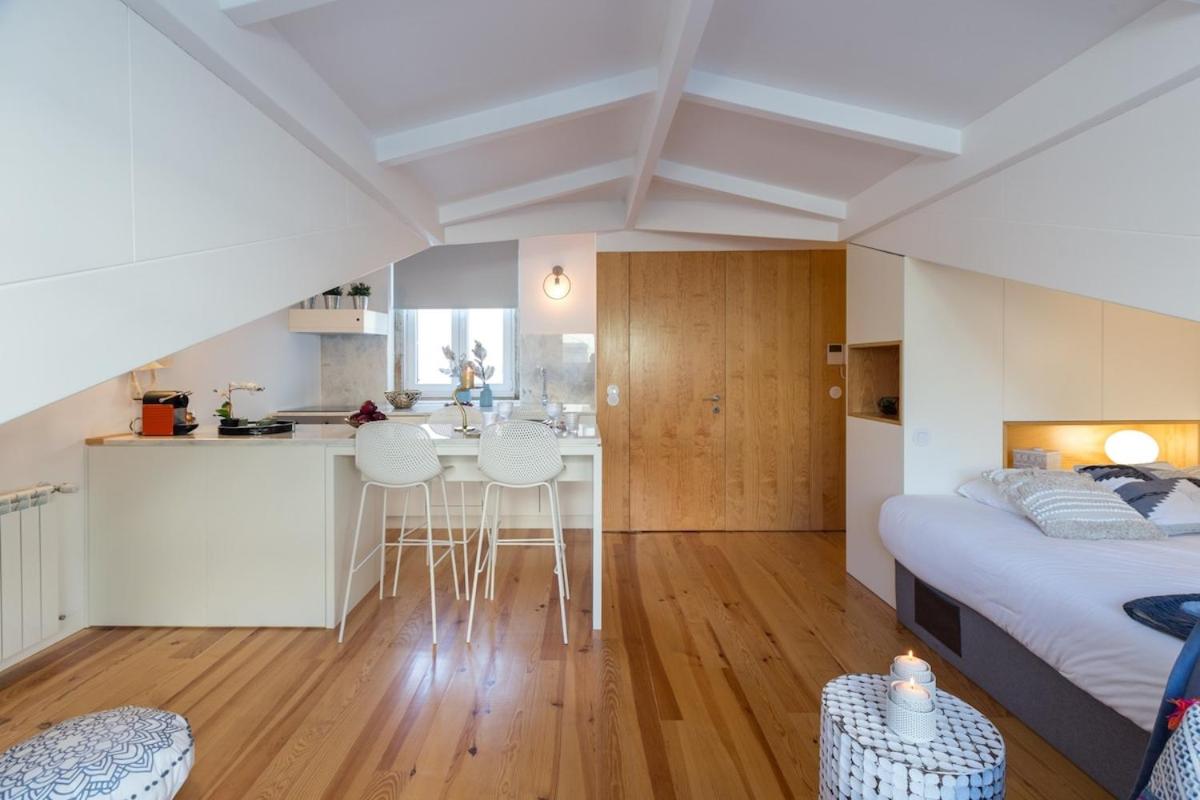 Beautiful Loft Downtown Porto - Housity