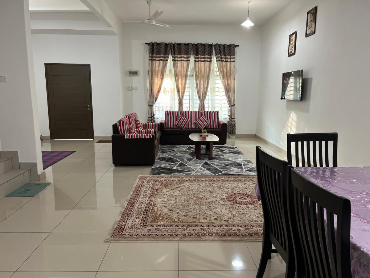 De Pontian Homestay - Housity