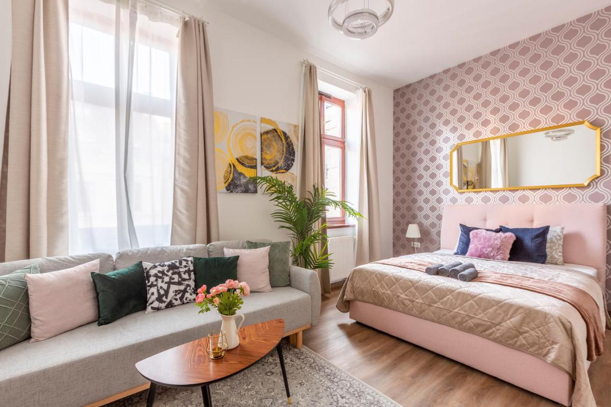 Suitetrails - Explore Budapest from a Luxurious Cozy Apartment