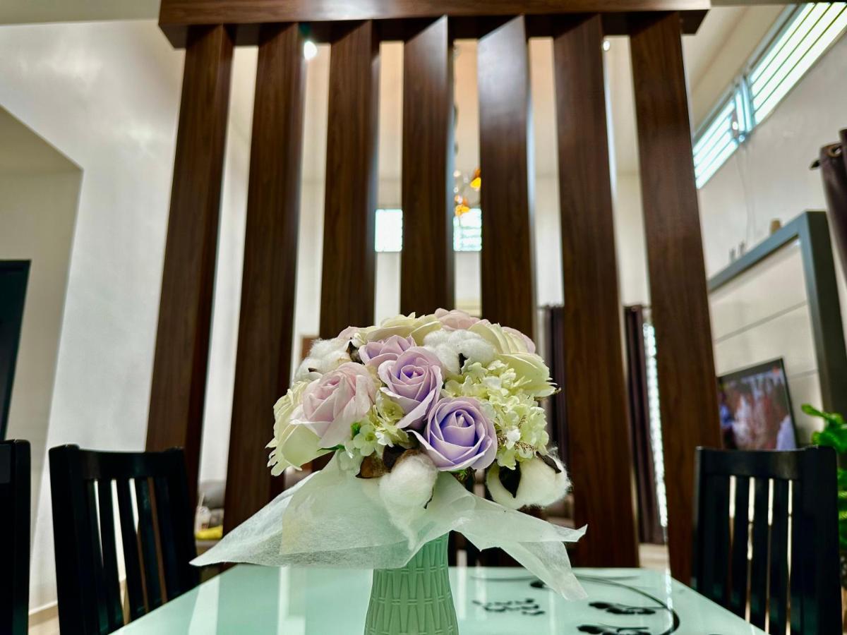 Bandar Melaka Family Bungalow Private Pool BBQ WiFi Netflix - Housity