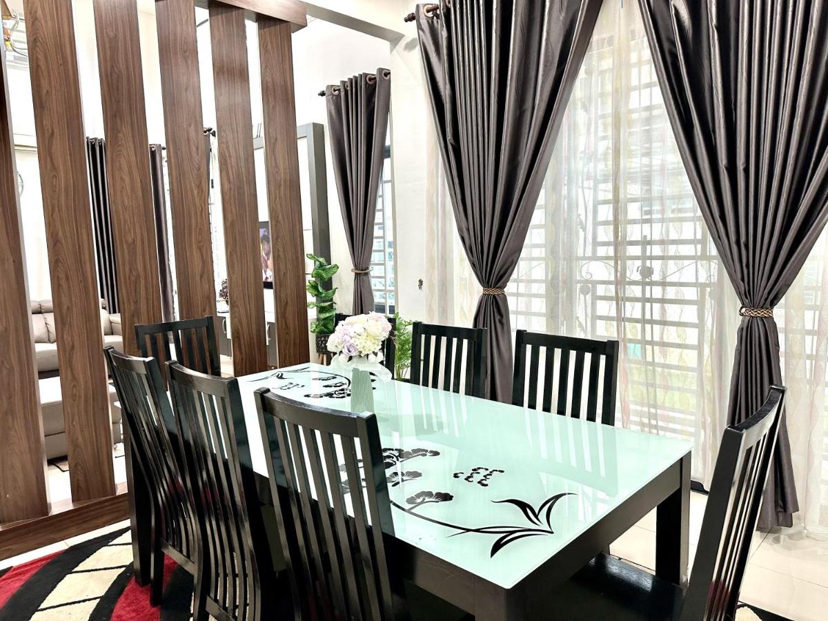 Bandar Melaka Family Bungalow Private Pool BBQ WiFi Netflix - Hizvo