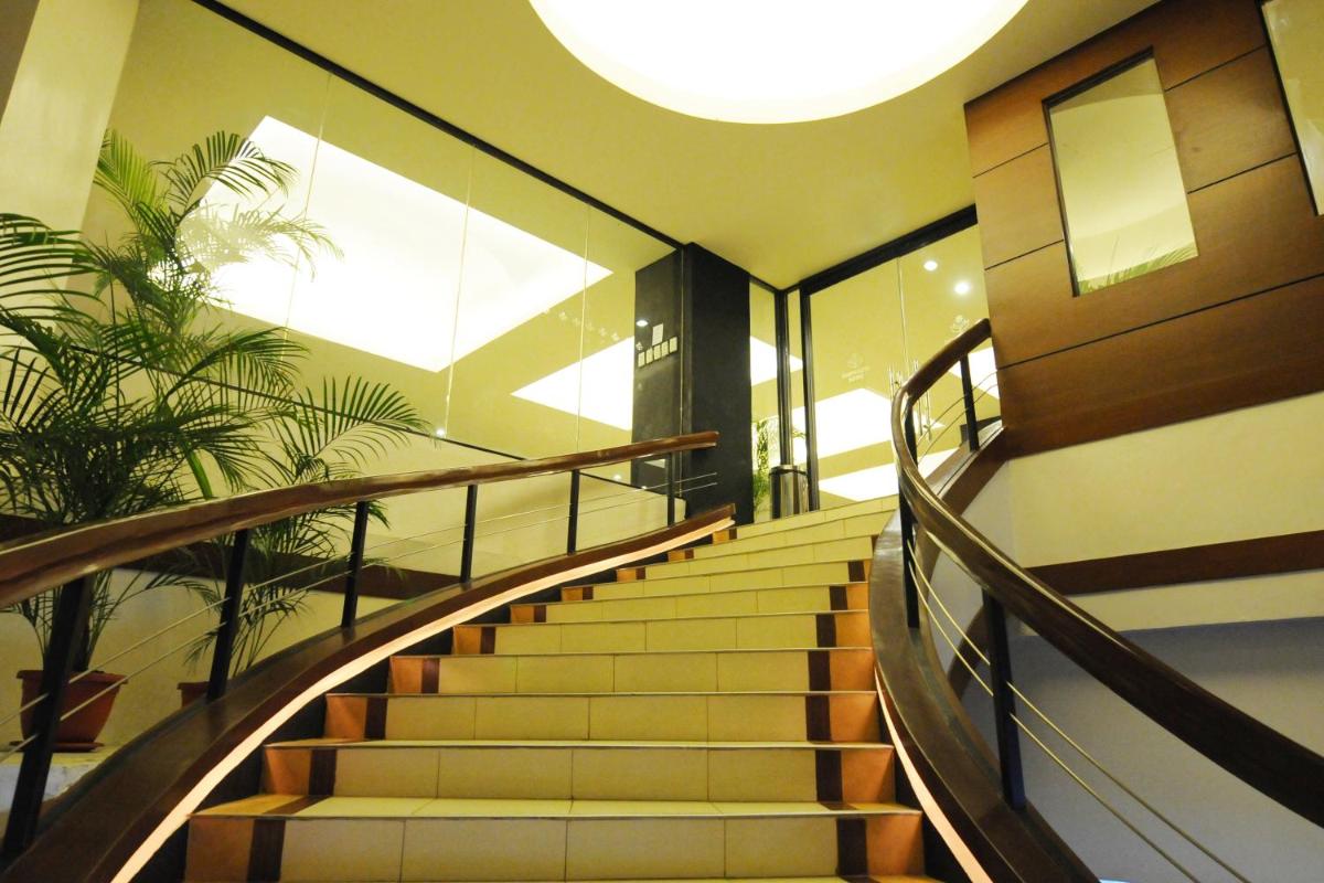 Sampaguita Suites JRG - Housity